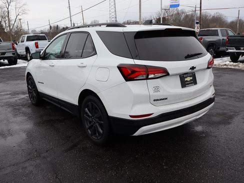 Used 2024 Chevrolet Equinox RS image 3