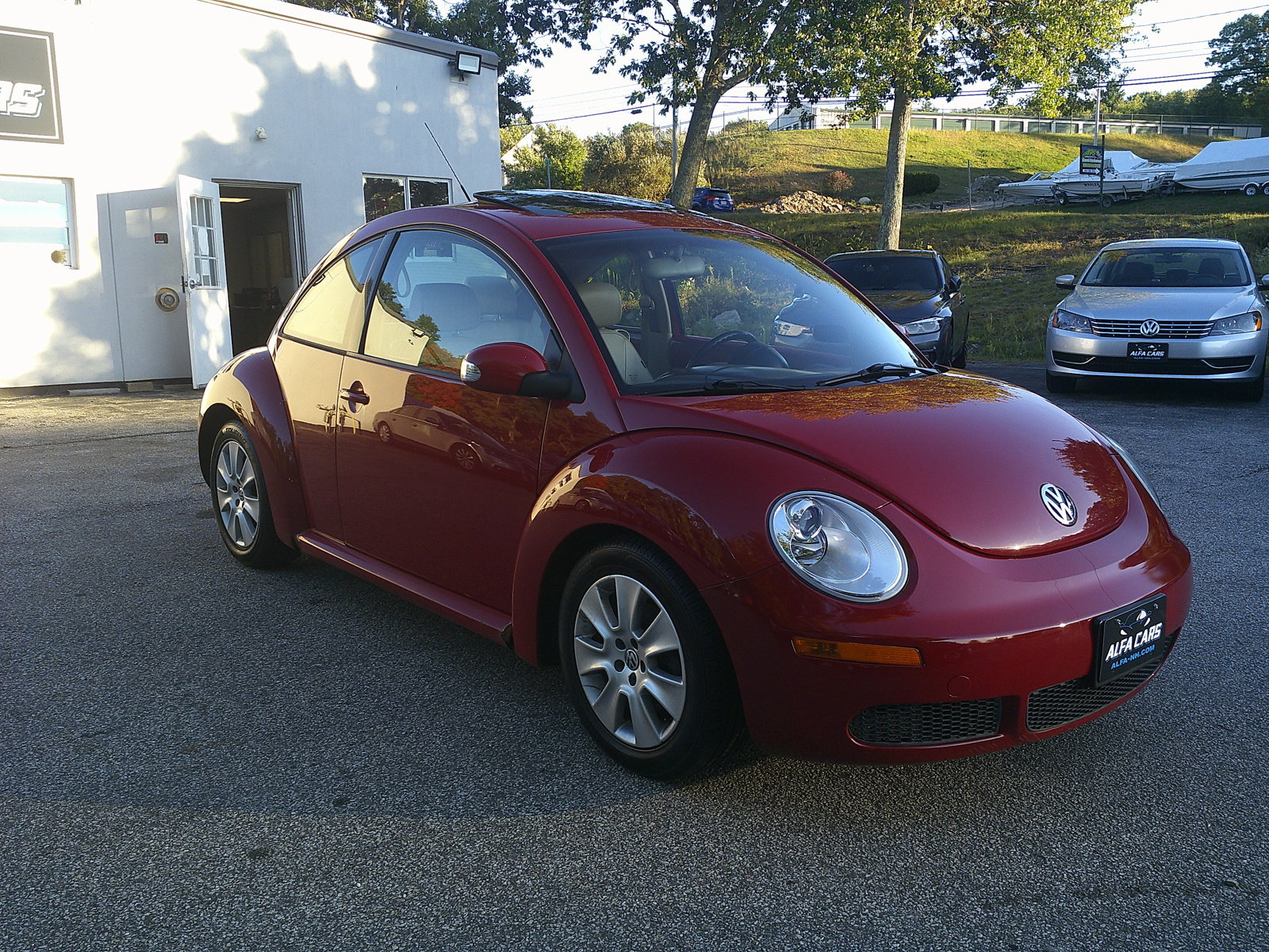 Used 2009 Volkswagen Beetle S FWD image 3