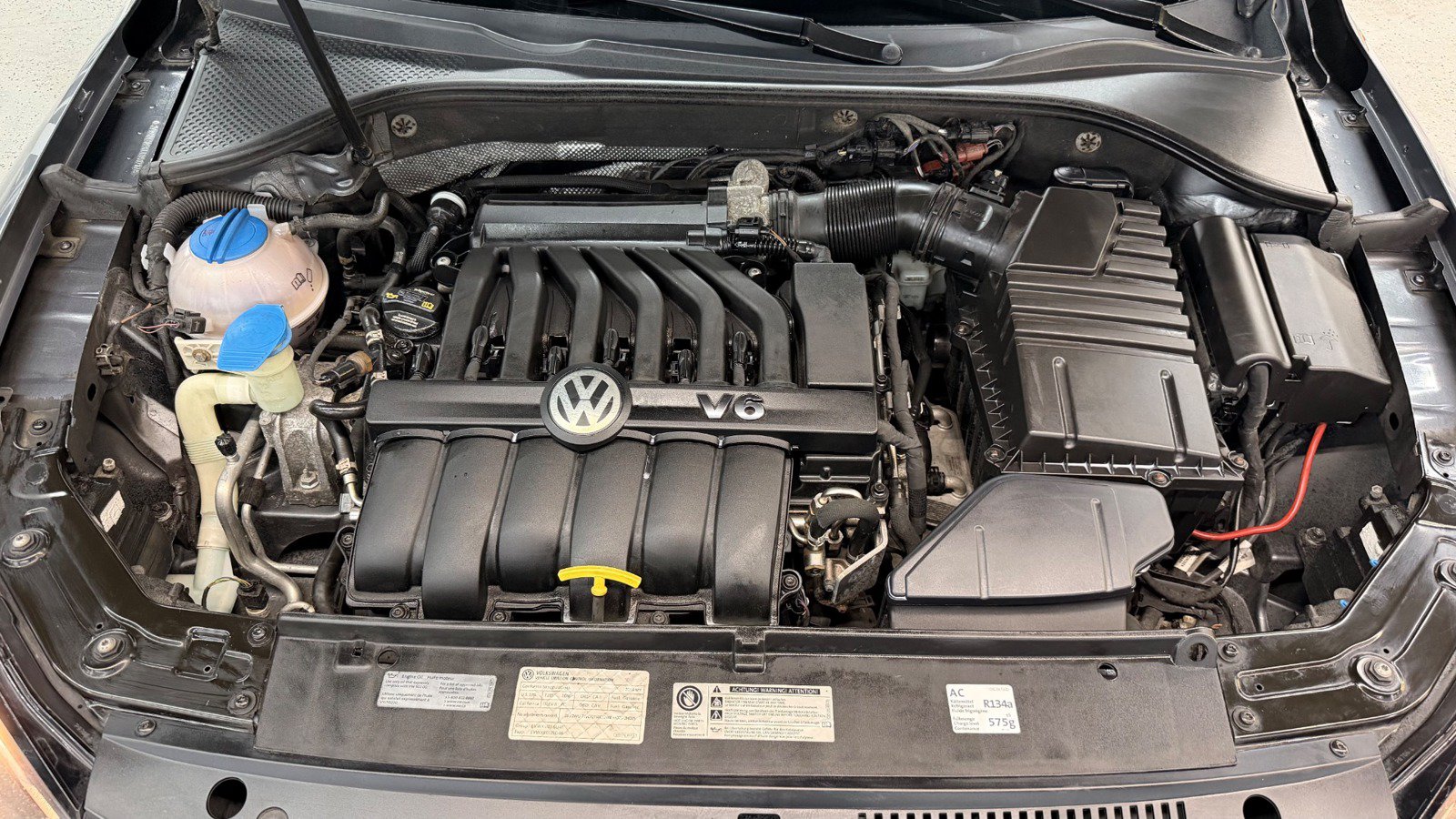 Used 2014 Volkswagen Passat 3.6 SEL Premium FWD image 10