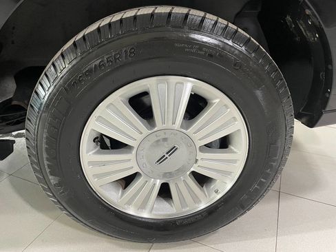 Used 2014 Lincoln Navigator 4WD image 13