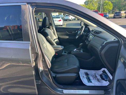 Used 2017 Nissan Rogue SL w/ SL Premium Package AWD/4WD image 15