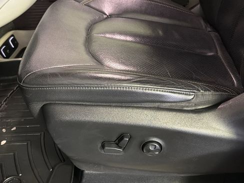 Used 2018 Chrysler Pacifica Touring-L Plus image 19