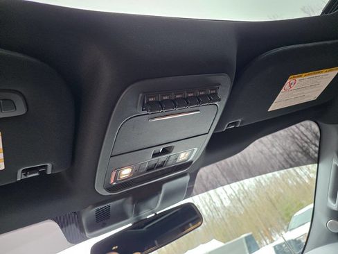 Used 2024 Ford F350 Platinum w/ FX4 Off-Road Package image 32