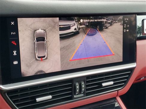 Used 2023 Porsche Cayenne Platinum Edition image 26