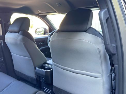 Used 2024 Toyota Tacoma TRD Sport RWD image 32