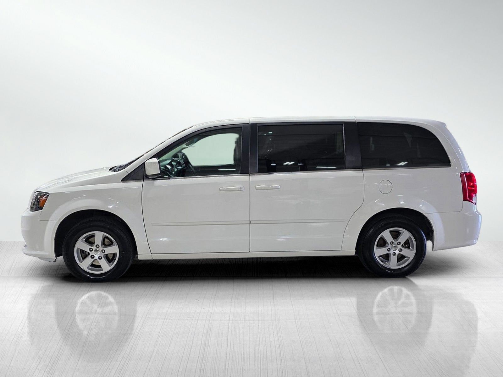 Used 2012 Dodge Grand Caravan Crew FWD image 4
