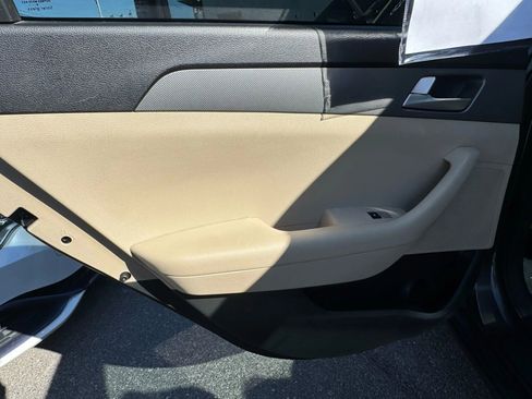 Used 2015 Hyundai Sonata SE image 11
