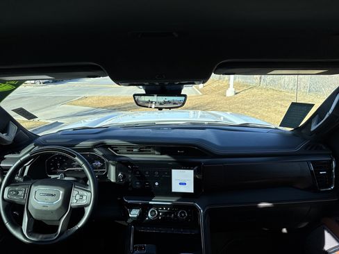 Used 2025 GMC Sierra 1500 Denali Ultimate image 21