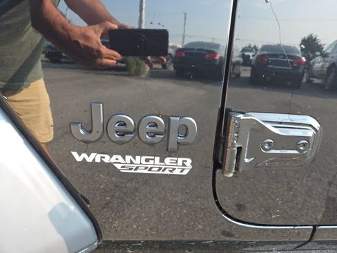 Used 2021 Jeep Wrangler Sport AWD/4WD image 23