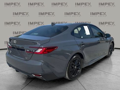 Used 2025 Toyota Camry SE FWD image 5