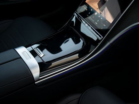 Certified 2025 Mercedes-Benz C 300 C 300 image 39