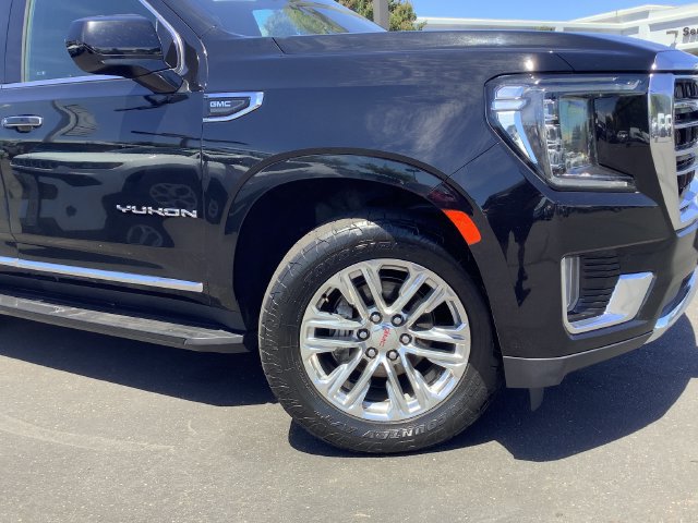 Used 2023 GMC Yukon SLT AWD/4WD image 3