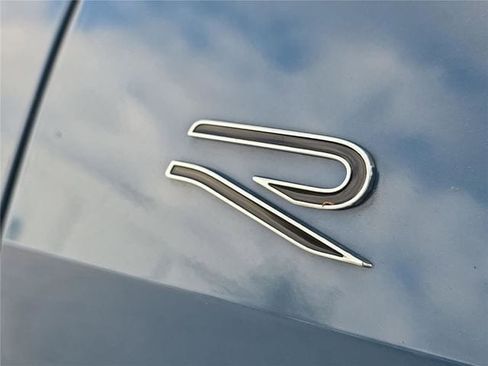 New 2026 Volkswagen Tiguan SE R-Line image 8