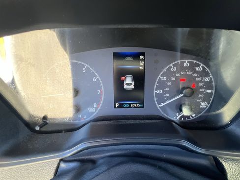 Used 2023 Toyota Corolla Cross LE image 17