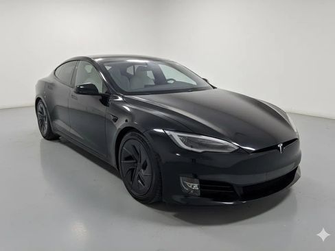 Used 2022 Tesla Model S Plaid image 2