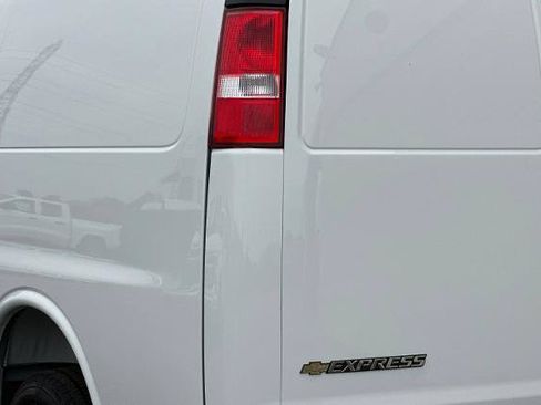 New 2026 Chevrolet Express 2500 w/ Driver Convenience Package RWD image 28