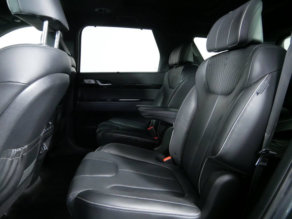 Used 2023 Hyundai Palisade Calligraphy w/ Cargo Package AWD/4WD image 16