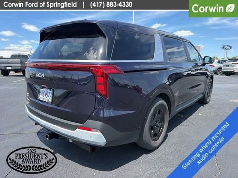 Used 2025 Kia Carnival FWD image 5