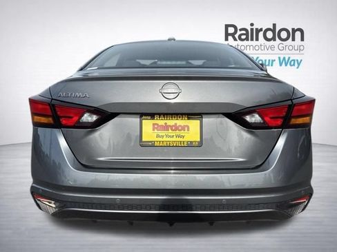 Used 2025 Nissan Altima 2.5 SV FWD image 6