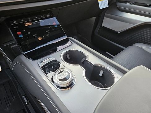 New 2026 Cadillac Vistiq Sport image 24