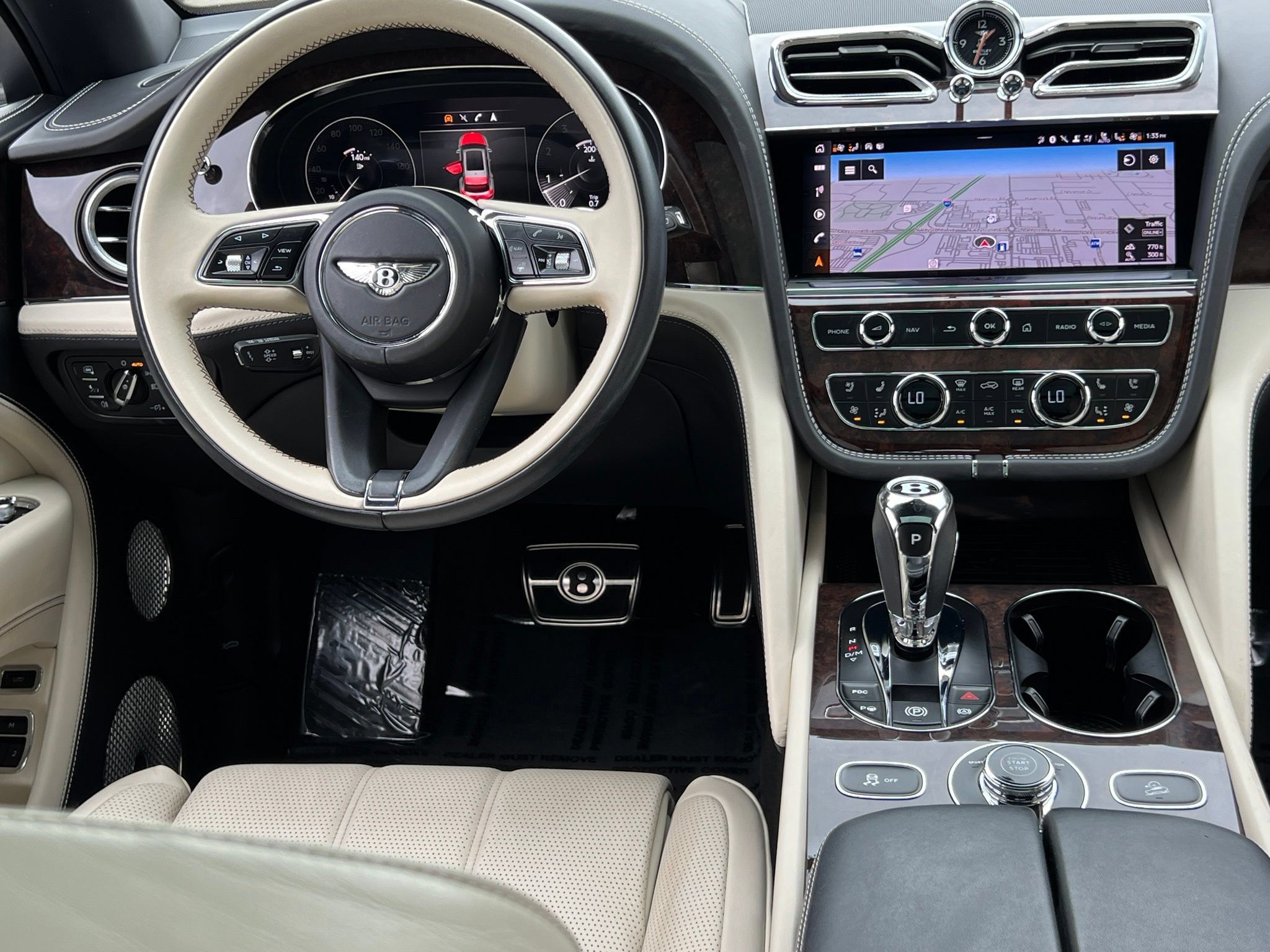 Used 2023 Bentley Bentayga Extended Wheelbase AWD/4WD image 4