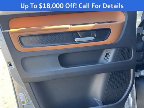 New 2025 Volkswagen ID. Buzz Pro S Plus image 27