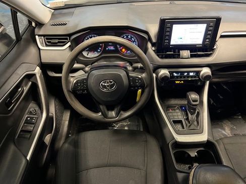 Used 2021 Toyota RAV4 LE image 16