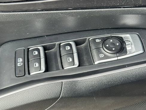 Used 2021 Kia Sorento S image 12