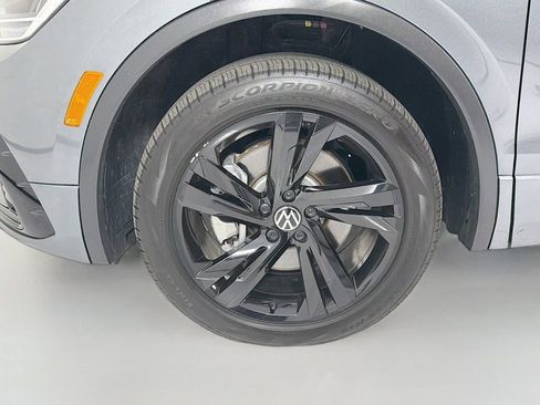 Used 2024 Volkswagen Tiguan SE R-Line AWD/4WD image 31