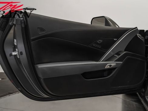 Used 2016 Chevrolet Corvette Z06 w/ 3LZ Preferred Equipment Group image 28