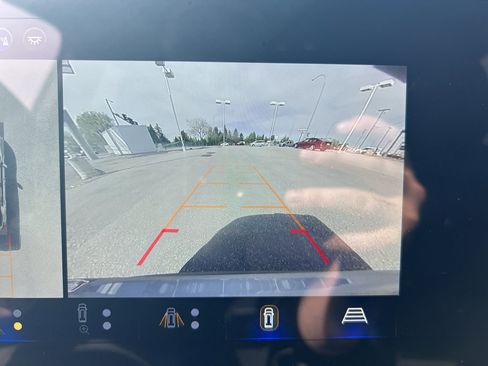 Used 2025 Chevrolet Equinox LT w/ Convenience Package II AWD/4WD image 21