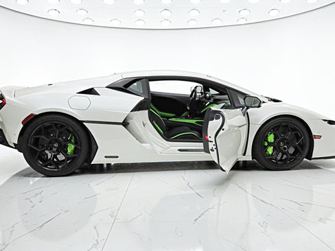 Used 2026 Lamborghini Temerario AWD/4WD image 14