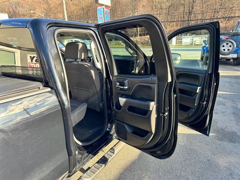 Used 2018 Chevrolet Silverado 1500 LT w/ Midnight Edition image 38