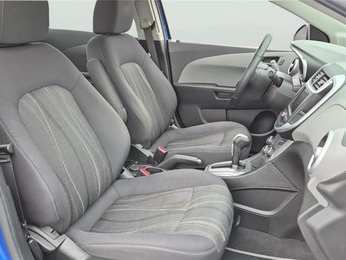 Used 2020 Chevrolet Sonic LT w/ Convenience Package image 16