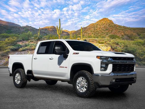 Used 2021 Chevrolet Silverado 3500 LT w/ Convenience Package AWD/4WD image 2