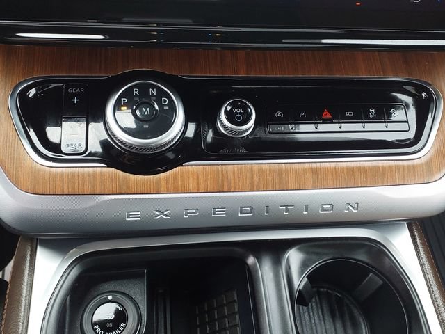 Used 2025 Ford Expedition Max King Ranch AWD/4WD image 18