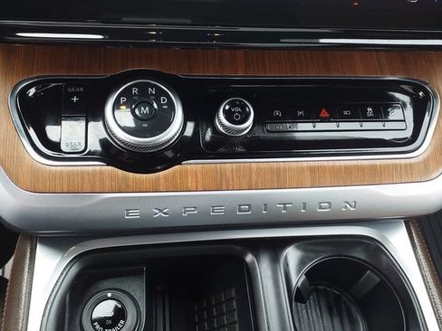 Used 2025 Ford Expedition Max King Ranch AWD/4WD image 18