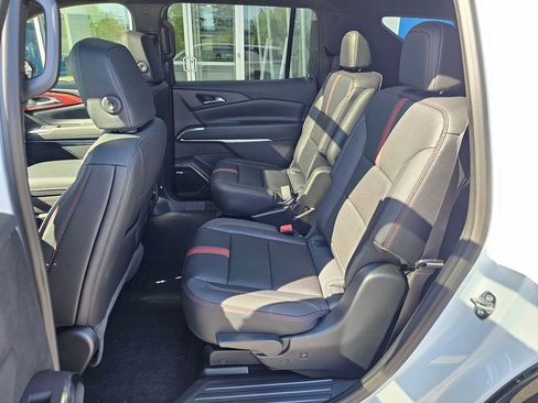 New 2026 Chevrolet Traverse RS AWD/4WD image 17