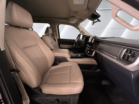 Used 2023 Ford Expedition Max XLT image 13
