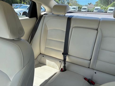 Used 2024 Chevrolet Malibu LT image 39