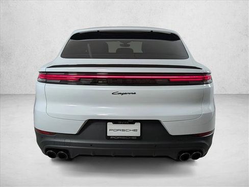 Used 2025 Porsche Cayenne Coupe image 10