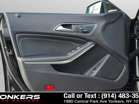 Used 2015 Mercedes-Benz CLA 250 image 26
