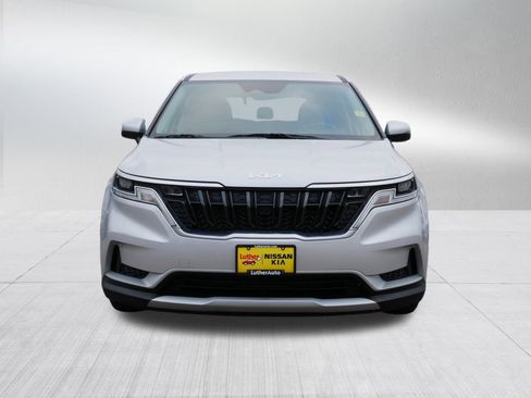 Certified 2022 Kia Carnival LX image 2