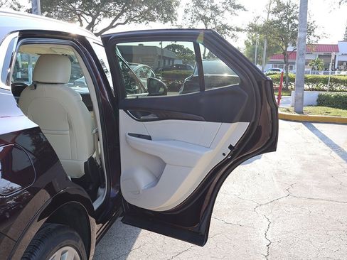 Used 2023 Buick Envision Avenir image 30