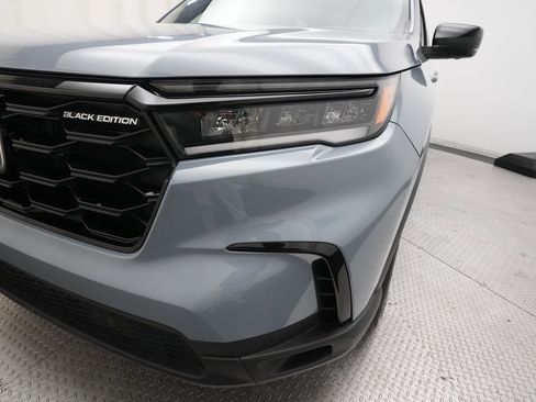Certified 2025 Honda Pilot Black Edition image 24
