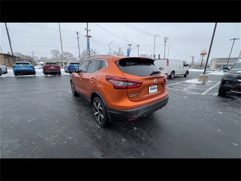 Used 2021 Nissan Rogue Sport SL w/ Premium Package image 6