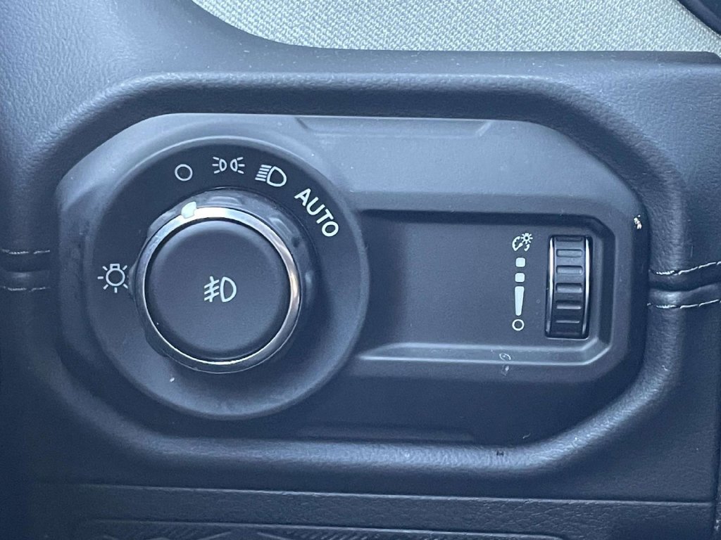 Certified 2026 Jeep Wrangler Unlimited Sahara AWD/4WD image 28
