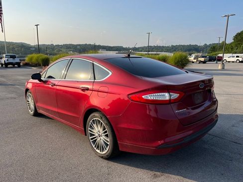 Used 2016 Ford Fusion SE w/ Equipment Group 202A FWD image 3