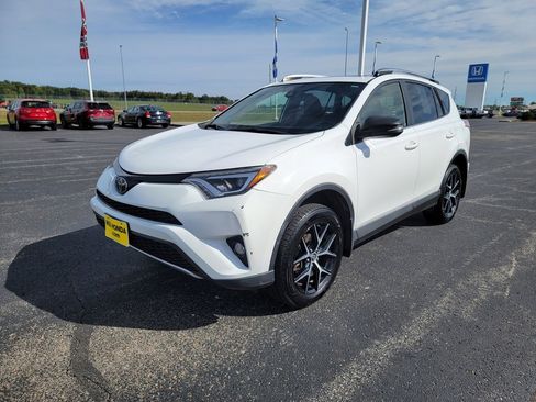 Used 2018 Toyota RAV4 SE w/ Power Extra Value Package image 38