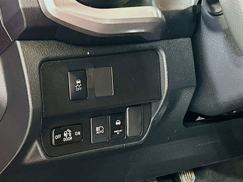 Used 2020 Toyota Tacoma SR5 image 8